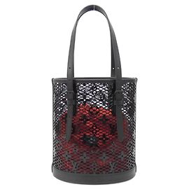 Bolsa de Ombro Louis Vuitton Monogram Lace Bucket PM Preto Monograma
