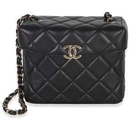 Chanel Small Secret Box Tasche aus schwarzem gestepptem Lammleder Schwarz