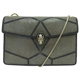 NOVA BOLSA DE OMBRO BULGARI SERPENTI FOREVER EM COURO DE GALUCHA Outro