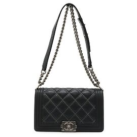 Bolsa de ombro Chanel Boy 25 em couro com miçangas Preto