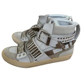 Toga Pulla Baskets montantes en cuir blanc à boucles cloutées Blanc Métallisé