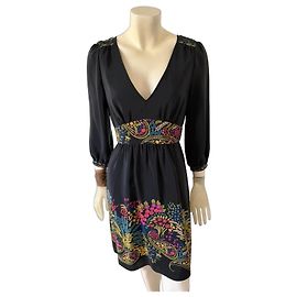 Tibi Vestido de seda preta com estampa floral e decote em V Preto Multicor