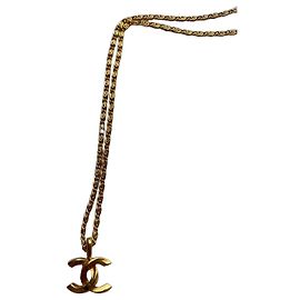 Collier Chanel CC avec pendentif Doré