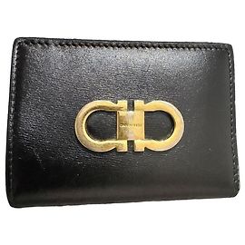 Salvatore Ferragamo Gancini Leather Wallet - Black/Red Black Red