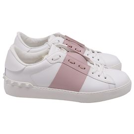 Valentino Garavani Tênis de cano baixo Rockstud Valentino em couro branco Branco