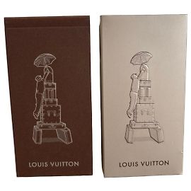 Louis Vuitton Flip-Book Tour Eiffel Castaño Beige