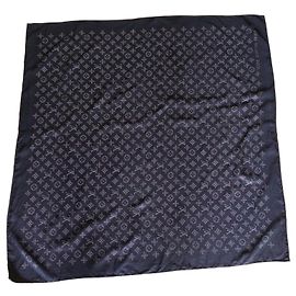 Louis Vuitton Carré in seta Monogram Nero