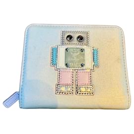 Cartera MCM Edición Limitada con Appliqué de Robot Rosa Blanco Azul Gris Metálico