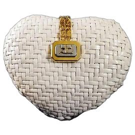 Courreges Courrèges Paris Herzförmige Umhängetasche Weiß