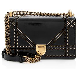 Piccola borsa a tracolla Diorama in pelle vernice con borchie Dior Nero