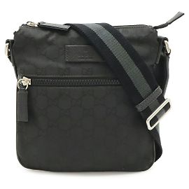 Bolsa de ombro Gucci em nylon e couro com GG Preto
