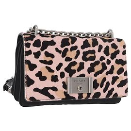 Borsa a Spalla con Catena PRADA in Pelle di Vitello Rosa Argento Auth 181937A Argento Rosa