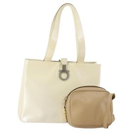 Salvatore Ferragamo Gancini Shoulder Bag Leather 2 Set White Beige Auth BA13060 White Beige