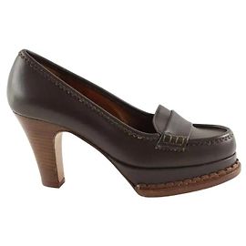Yves Saint Laurent Brown heels Brown