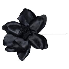 Alexander McQueen, spilla revert floreale nera Nero