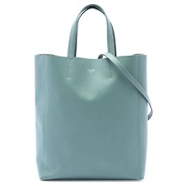 Céline Tote vertical Celine em couro de bezerro de grão pequeno azul Azul Azul claro