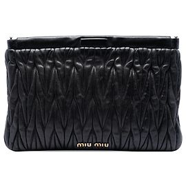 Miu Miu Matelassé Nappa Frame Clutch in Schwarz Schwarz