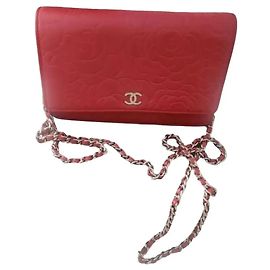 Chanel Camélia Quilted Leather Wallet on Chain Red