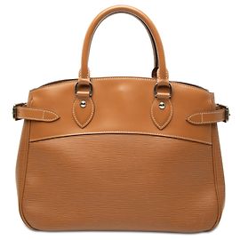 Louis Vuitton Marron Epi Passy PM Marron