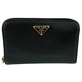 Prada Bi-fold Wallet in Black Leather Black