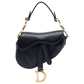 Bolsa Saddle em micro pele de cabra preta Dior Preto
