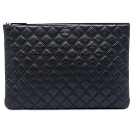 Chanel Black Large Quilted Lambskin Double Stitch O Case Clutch Black