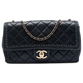 Chanel Black CC gestepptes irisierendes Kalbsleder Whipstitch Single Flap Schwarz