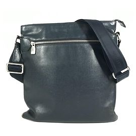 Bolsa Louis Vuitton Taiga Sasha Azul marinho