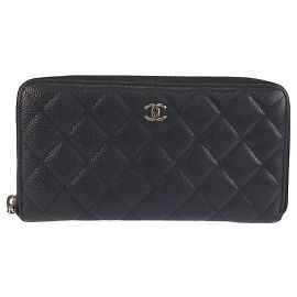 Cartera Larga Chanel de Cuero con Logo Coco Matelassé Negro