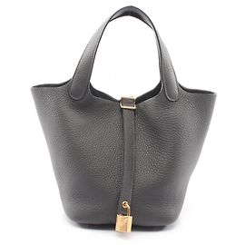 Hermès Bolsa Hermes Picotin Lock PM em Vert Mangrove Verde