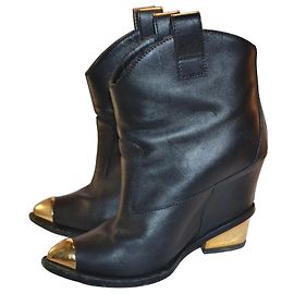 Giuseppe Zanotti Botas Cano Curto Couro Preto Bico Dourado Preto Dourado