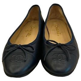 Sapatilhas Chanel em couro azul marinho Azul escuro