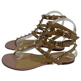 Sandali Valentino Garavani Rockstud in pelle Beige
