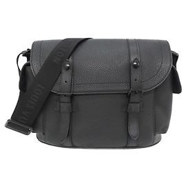 Bolsa de ombro Louis Vuitton Taurillon Christopher Messenger Preto
