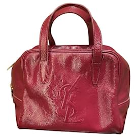 Sac à main Yves Saint Laurent en cuir verni bordeaux Bordeaux