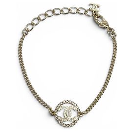 Pulseira Charm Chanel em Ouro com Strass Dourado