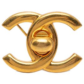 Chanel Gold CC vergoldete Brosche mit Turn Lock Verschluss Golden