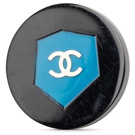 Spilla tonda Chanel Coco Mark Nero Blu