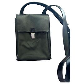 Louis Vuitton Taiga Lederhandtasche Schwarz