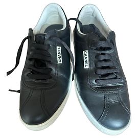 Chanel Baskets Basses en Cuir Noir Noir