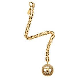 Collana Chanel Vintage CC Open Medallion D'oro Metallico