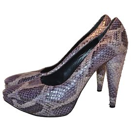 Décolleté in Pitone Stuart Weitzman Viola scuro