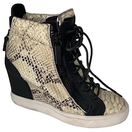 Giuseppe Zanotti Baskets compensées imprimé python et cuir noir Noir Beige Imprimé python