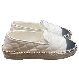Espadrilles Chanel em couro matelassê branco e preto Preto Branco
