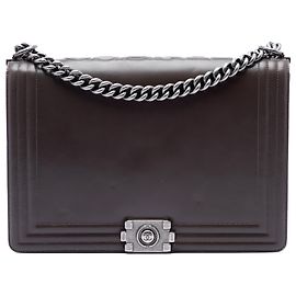 Chanel Boy Flap en cuir de veau glacé marron Large Marron Marron foncé