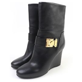 Louis Vuitton Leather Short Boots Black