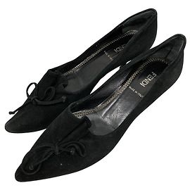 Fendi Suede Pointed Toe Pumps Black