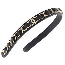 Tiara de pele de cordeiro com corrente Coco Mark da Chanel Preto