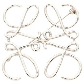 Broche Anagram Loewe Prateado Aço Prata