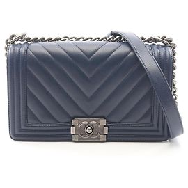 Borsa a tracolla Chanel Boy Chevron V-stitch Blu navy